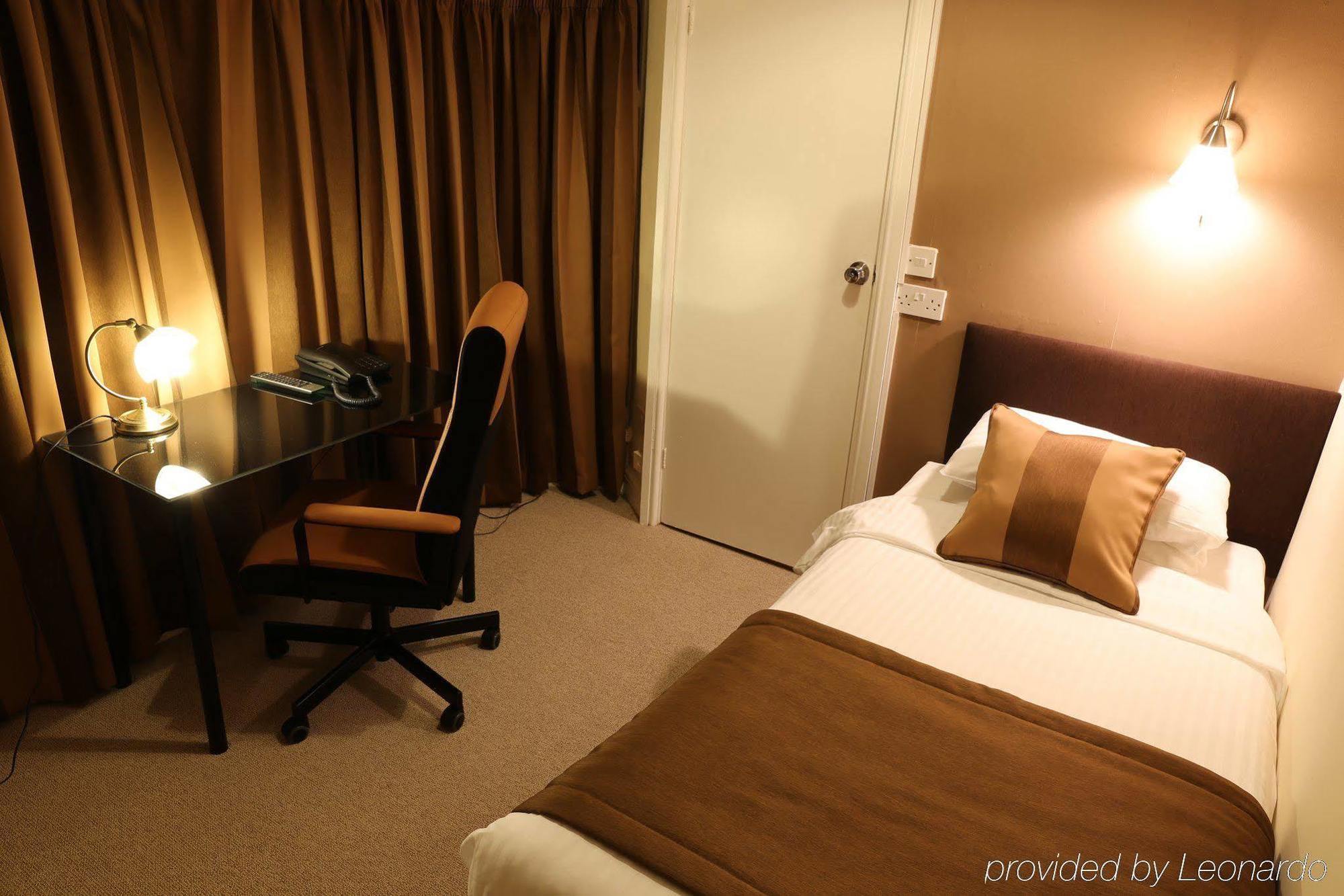 The Cedars Hotel, Loughborough Eksteriør billede